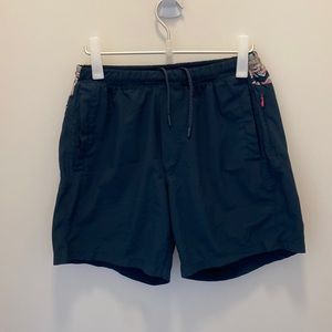 Bird dogs size large in classic length